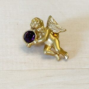 Avon Gold Tone Purple Rhinestone Guardian Angel Cherub Tack Pin Jewelry